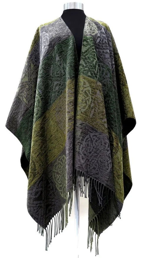Calzeat Celtic Knot Ruana Loudoun