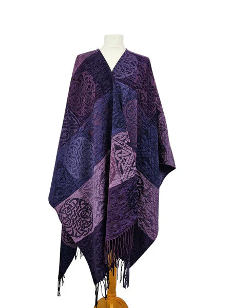 Calzeat Celtic Knot Ruana
Heather