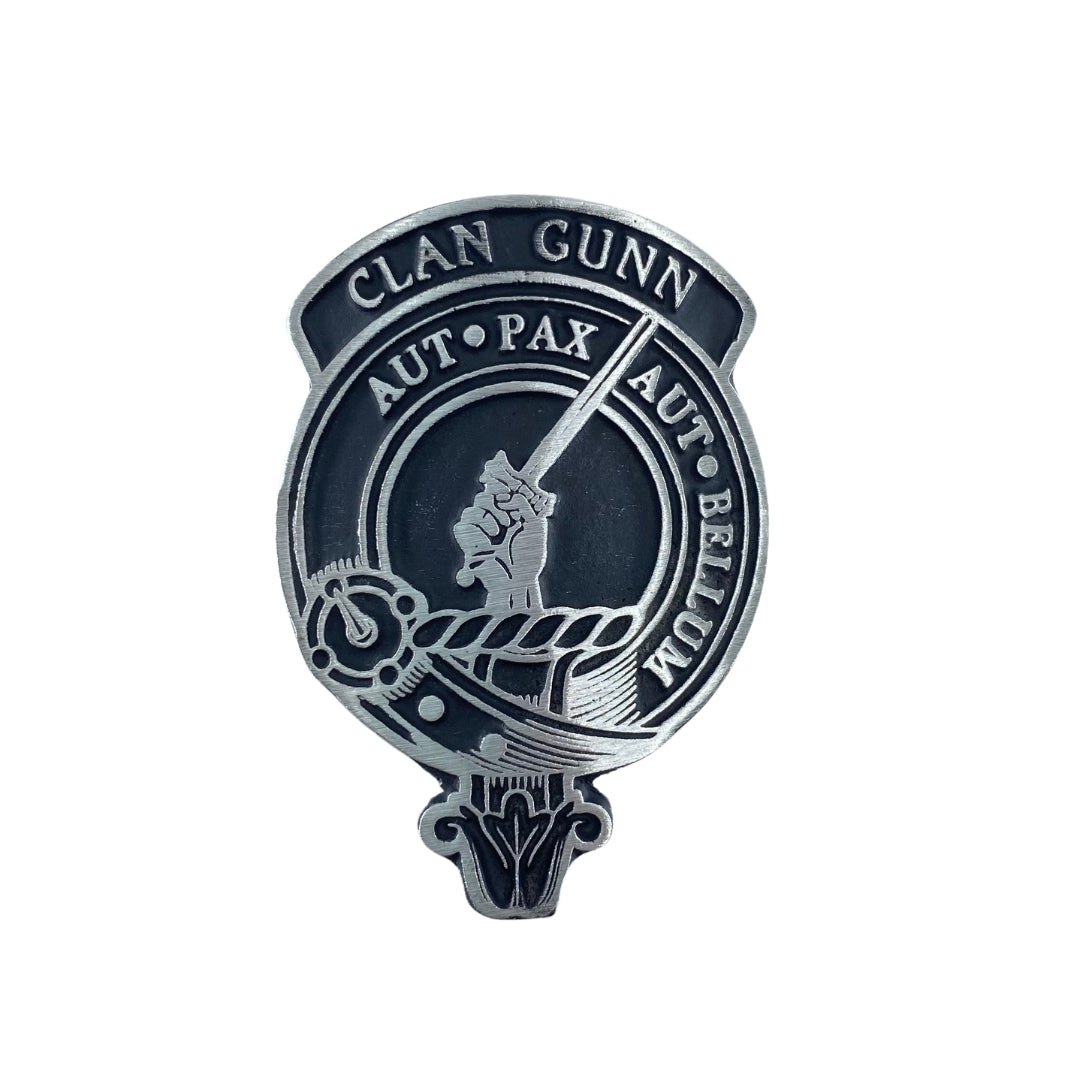 Clan Gunn crest Rocks Glass