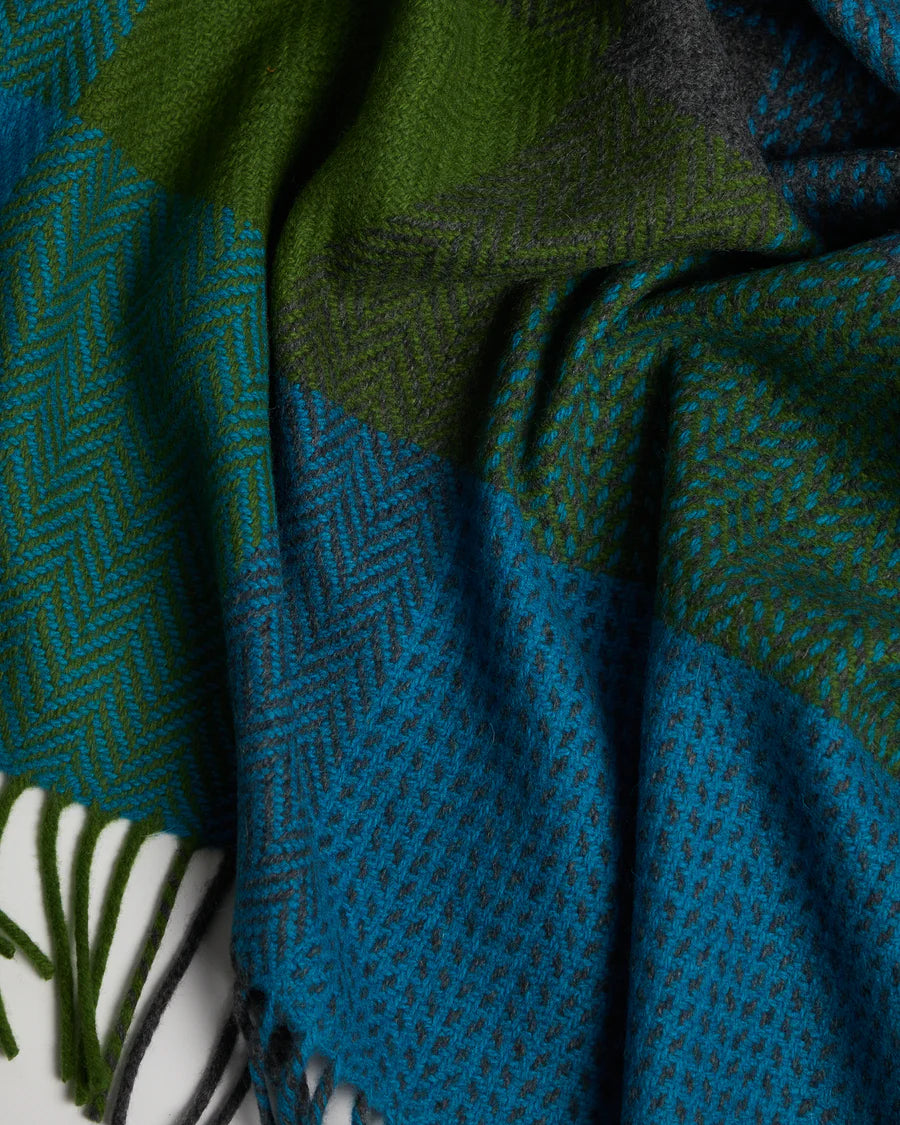 Ceide Cashmere and Lambswool Throw