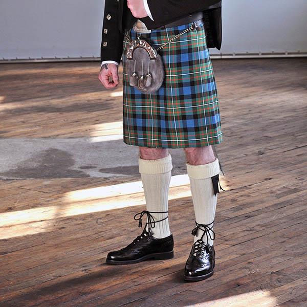 Cameron of Locheil Modern Men’s 8yd Kilt | Scottish Shop